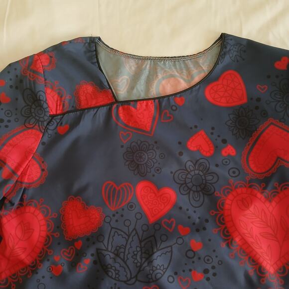 Unbranded Scrub Top Women XL Gray Hearts Valentines Day Medical Uniform Short - Picture 4 of 11